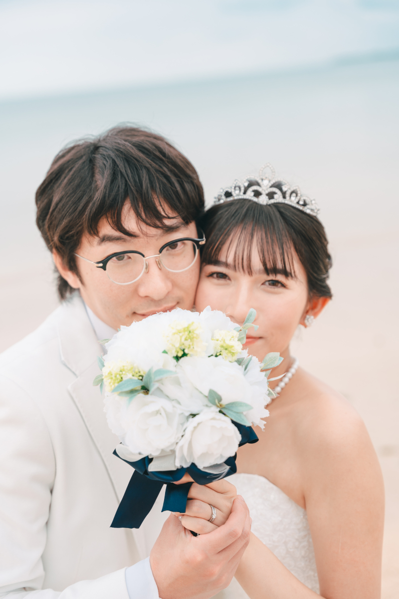 寄り添い合って