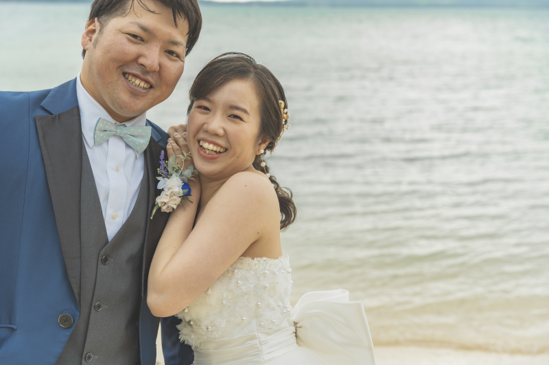 ふわふわドレスでビーチウェディングフォト♡