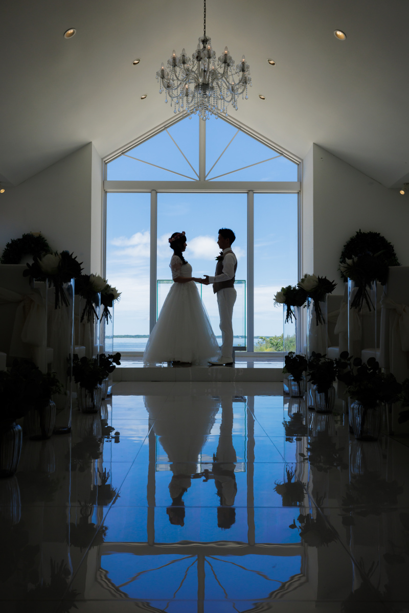 コントラストが映える！天然ビーチ＆チャペル撮影