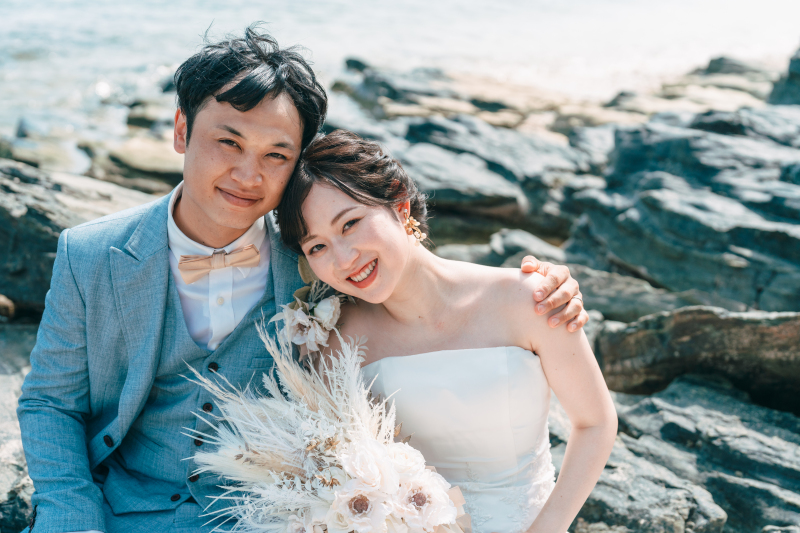 寄り添い合って