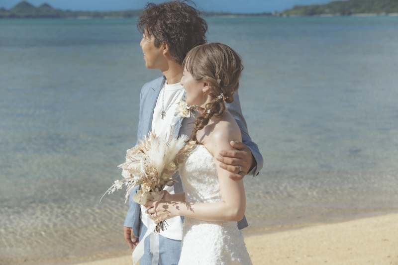 海を見るおふたり