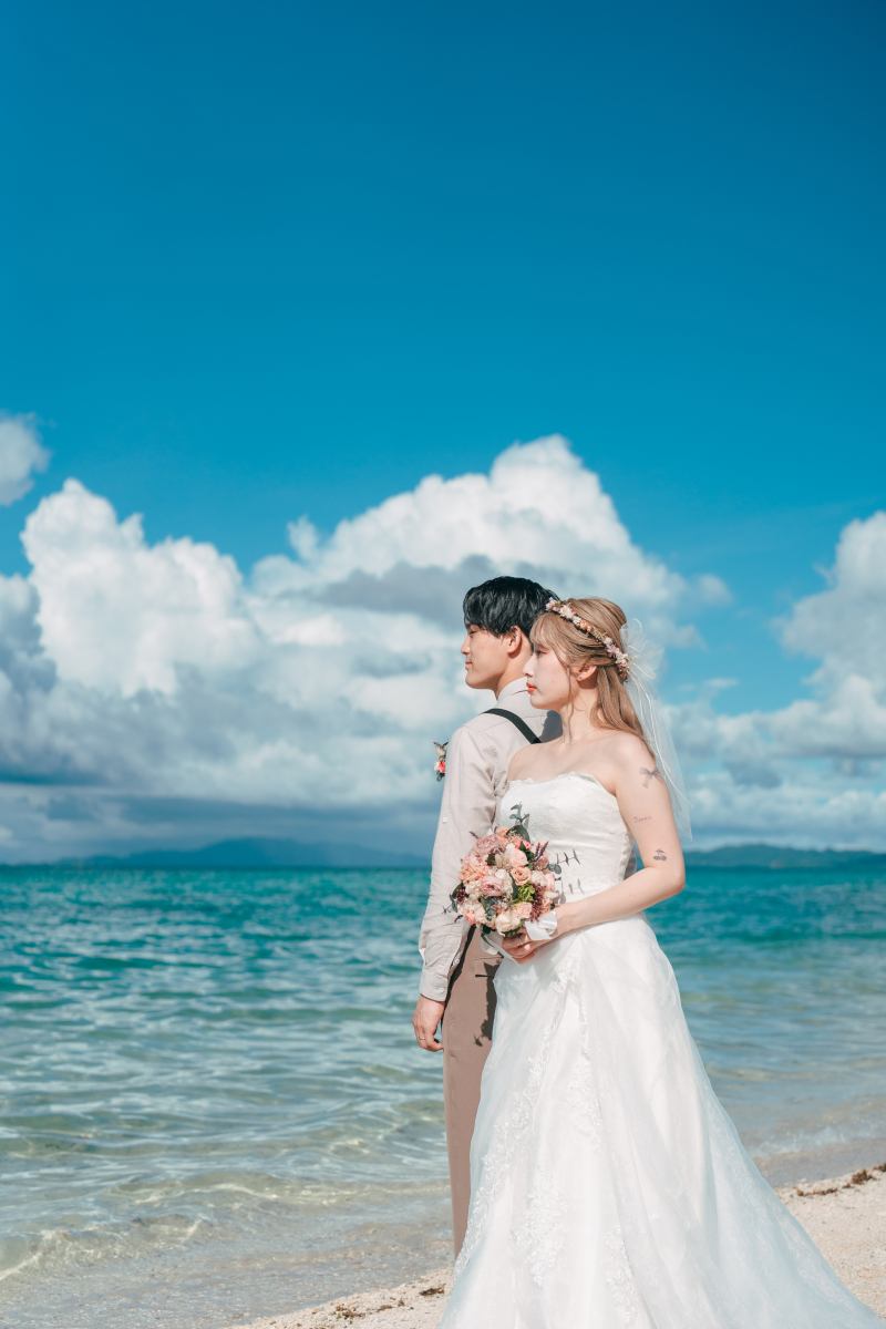 海を見るおふたり