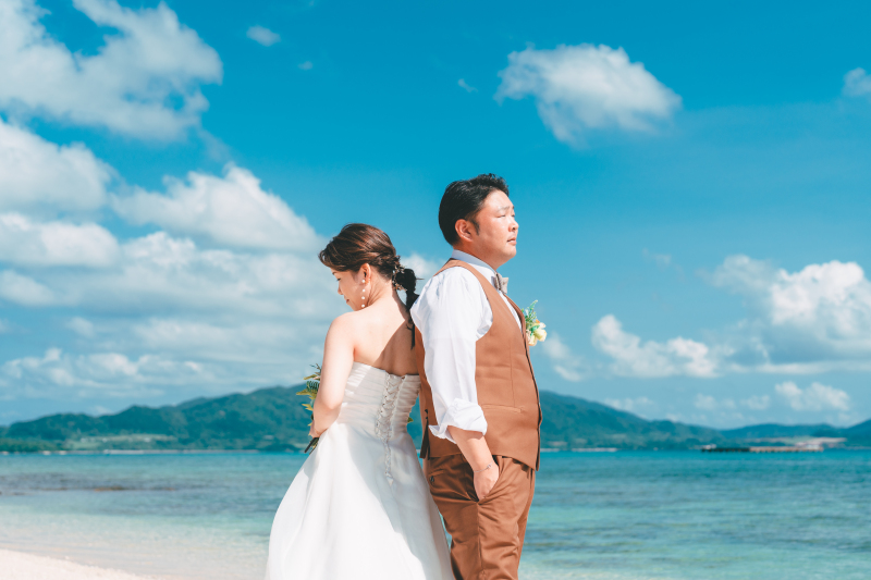 背中合わせ