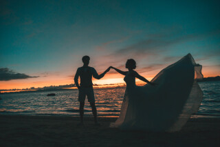 ロマンチックな天然ビーチサンセット撮影！