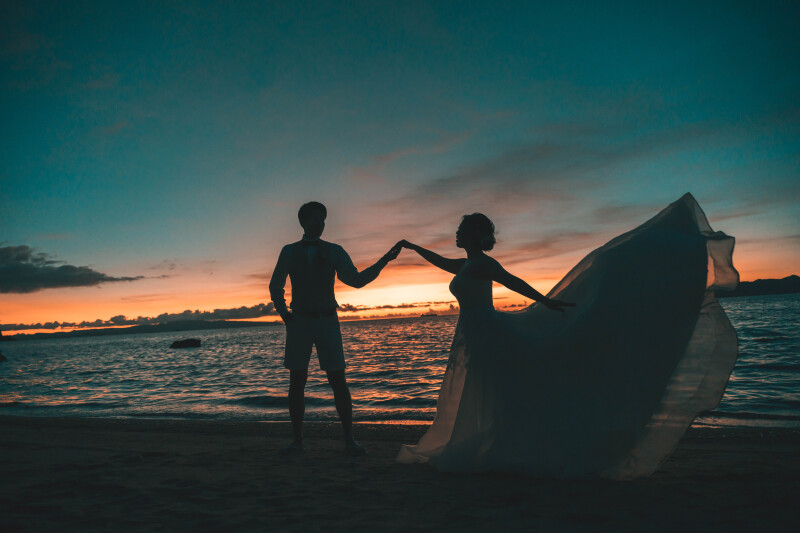 ロマンチックな天然ビーチサンセット撮影！