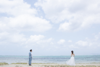 ふんわり優しい青空とおふたり