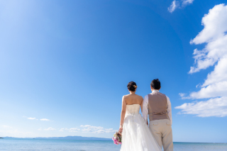 快晴のビーチで