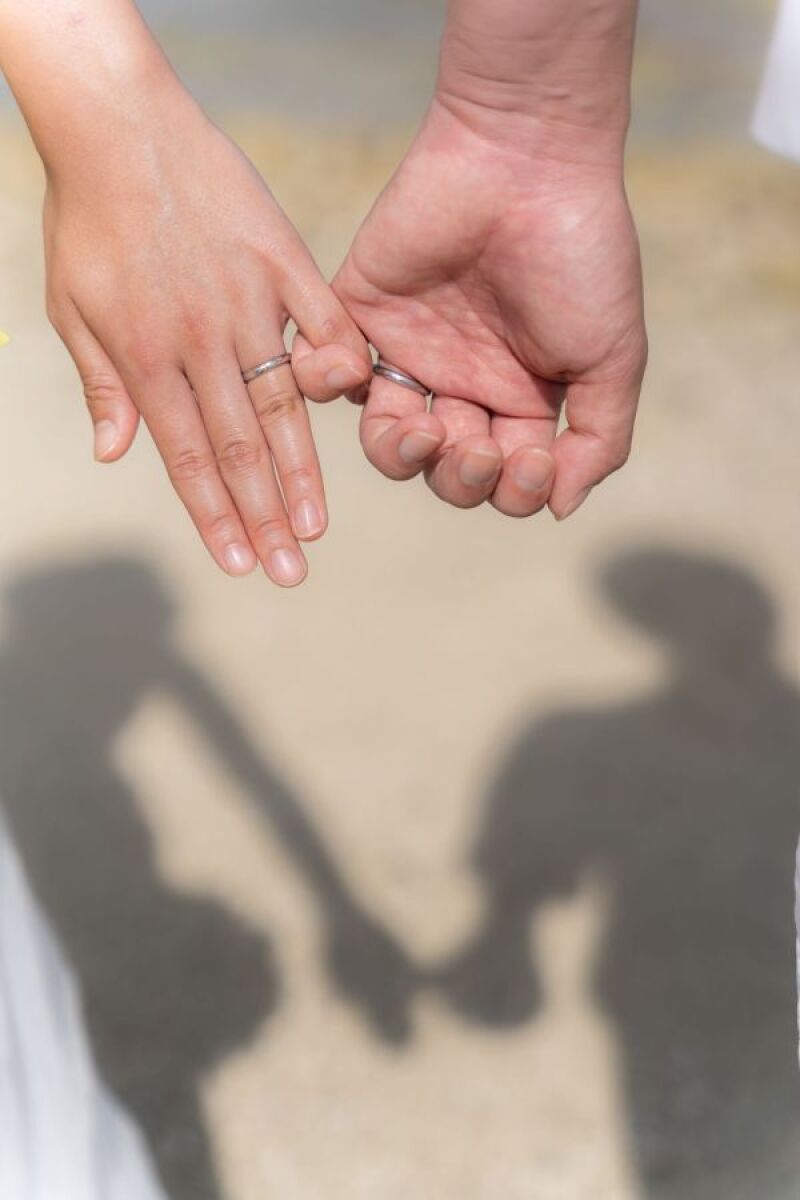 手を繋いで