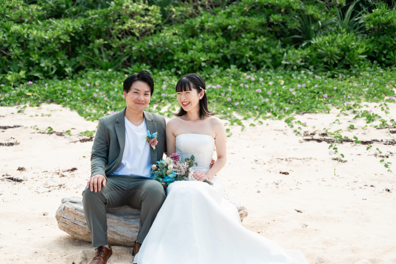 座っているおふたり