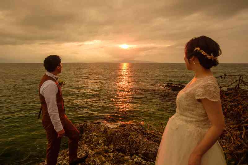 夕日を見つめて