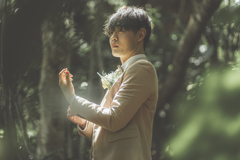 光に照らされて