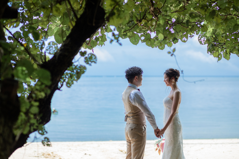 お互いを見ているときの優しい表情を。