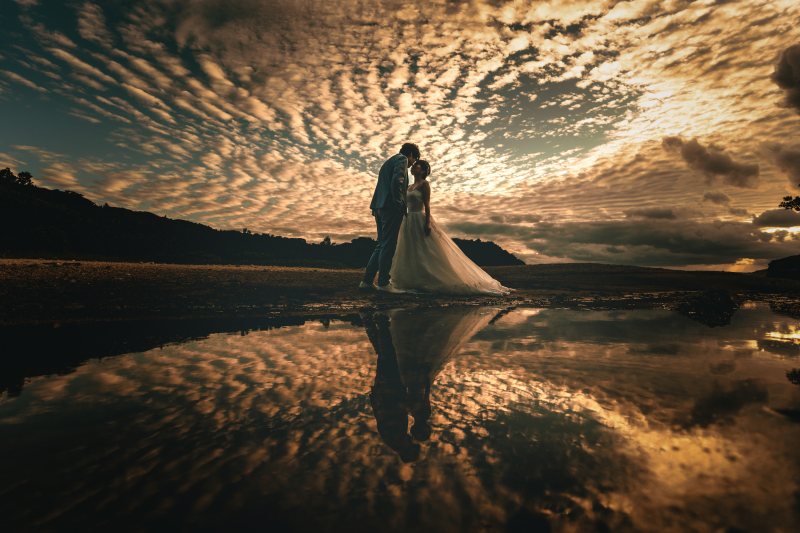 石垣島は沖縄の中でも自然が豊かな島です!山があるから産まれる雲の形、雄大な自然、そこに吹く風、全てを活かして撮影します。石垣島に住み、日々撮影の事ばかり考えている僕だから撮影できる1枚をお届けします!