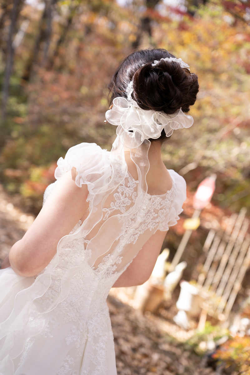 髪飾りの色や素材にもこだわって