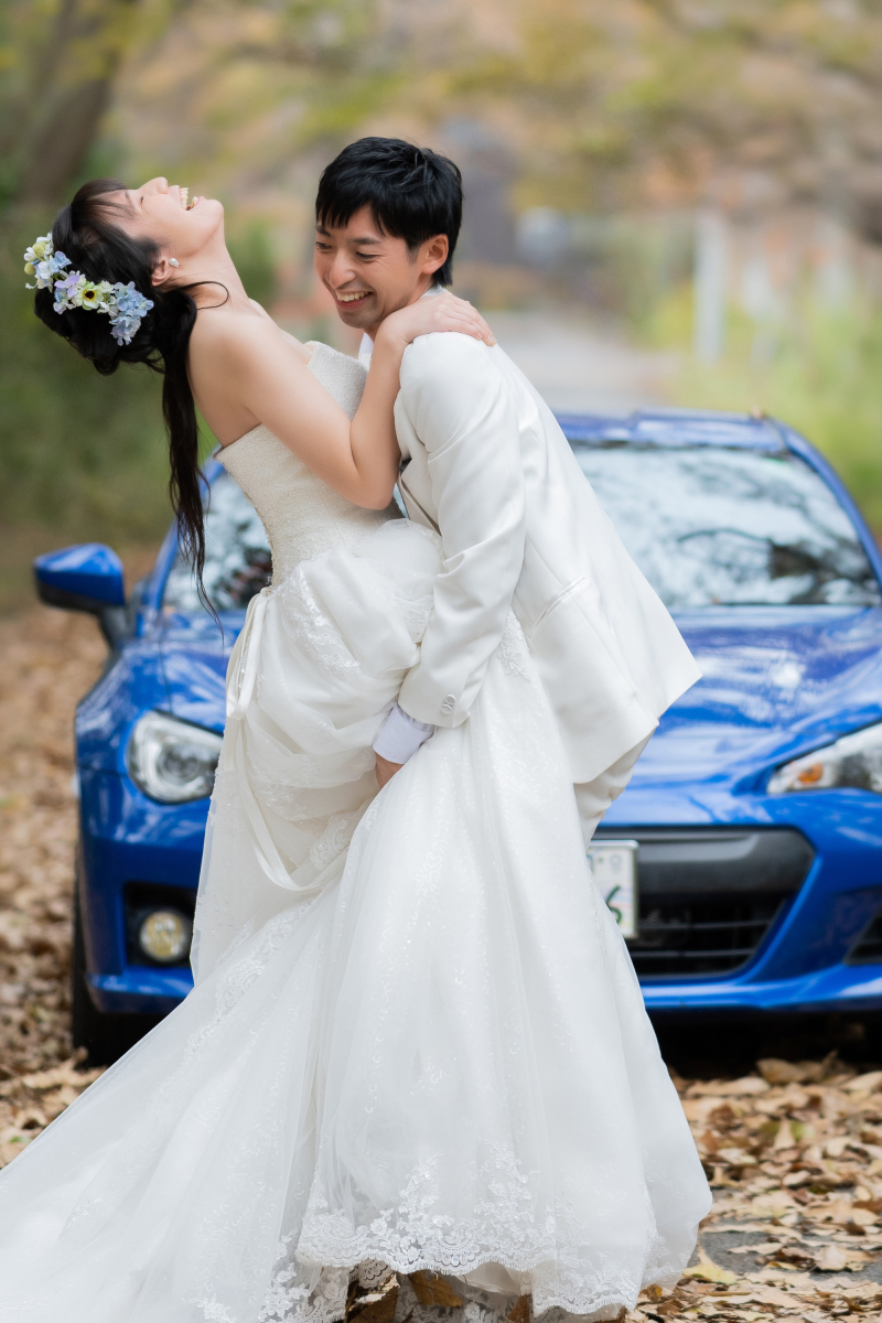 愛車の前で