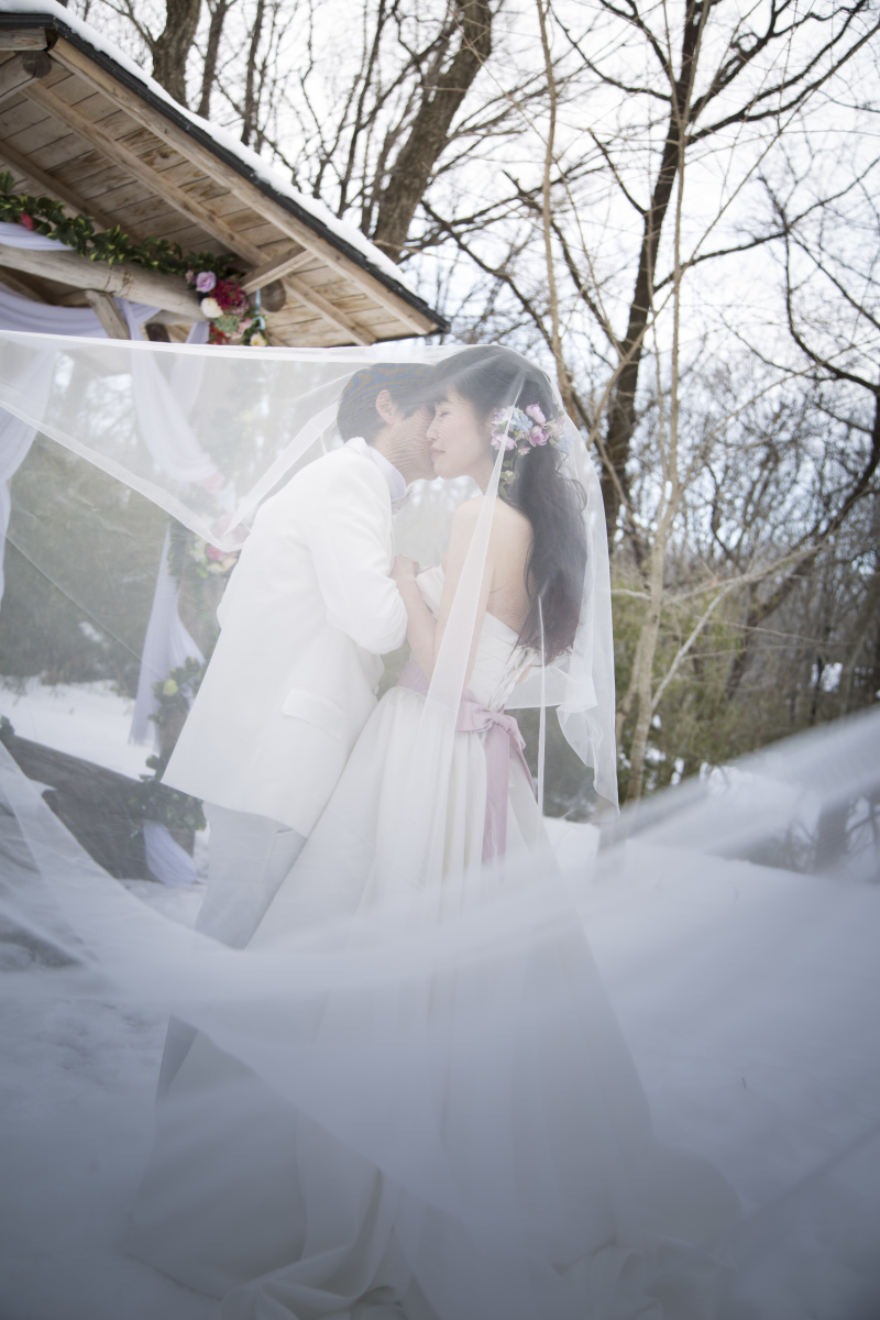 レースに隠れて