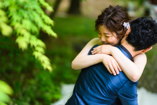 鮮やかな色打掛とウェディングドレスで。和装と洋装の2着プラン