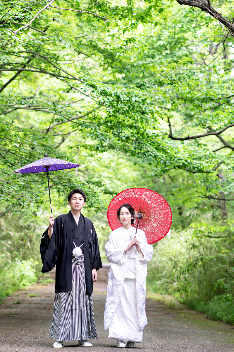 和傘をさしてお散歩