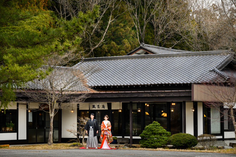 チャペル+古民家+青空牧場【組合せ自由衣装3着プラン】全て美肌修整の写真データ