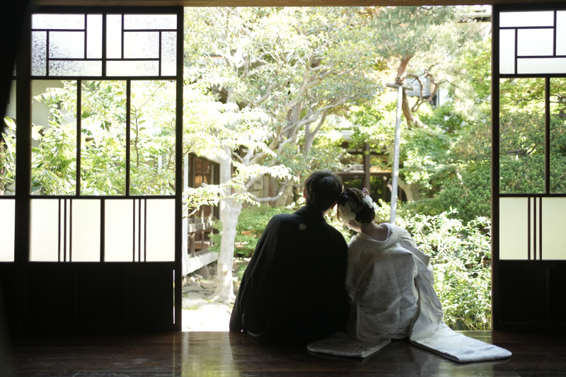 ちょこんと腰掛け