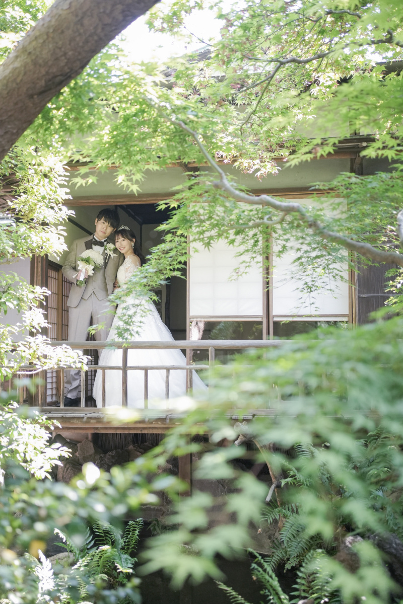 新緑に包み込まれた空間