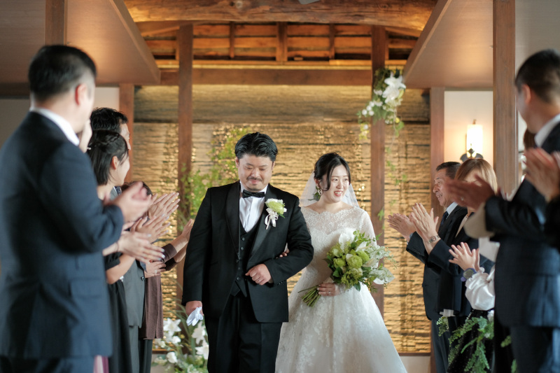 【家族フォト】≪洋装≫本格チャペルで挙式風フォトも叶う◆館内撮影｜1.5h撮影＆データ100cut