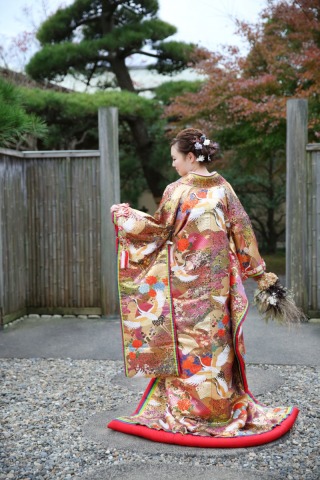 華やかな色打掛