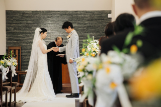 祝福に包まれて、笑顔の一歩