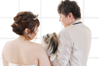 愛犬と念願のドレス姿で