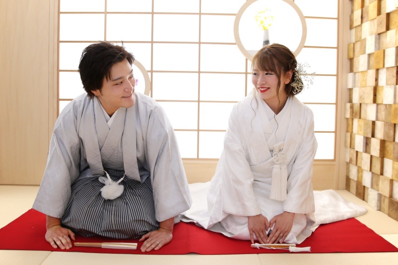 お着物で人気ナポーズ