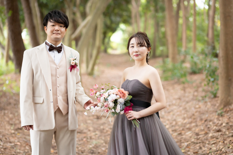 森のなかで、そっと手を添えて