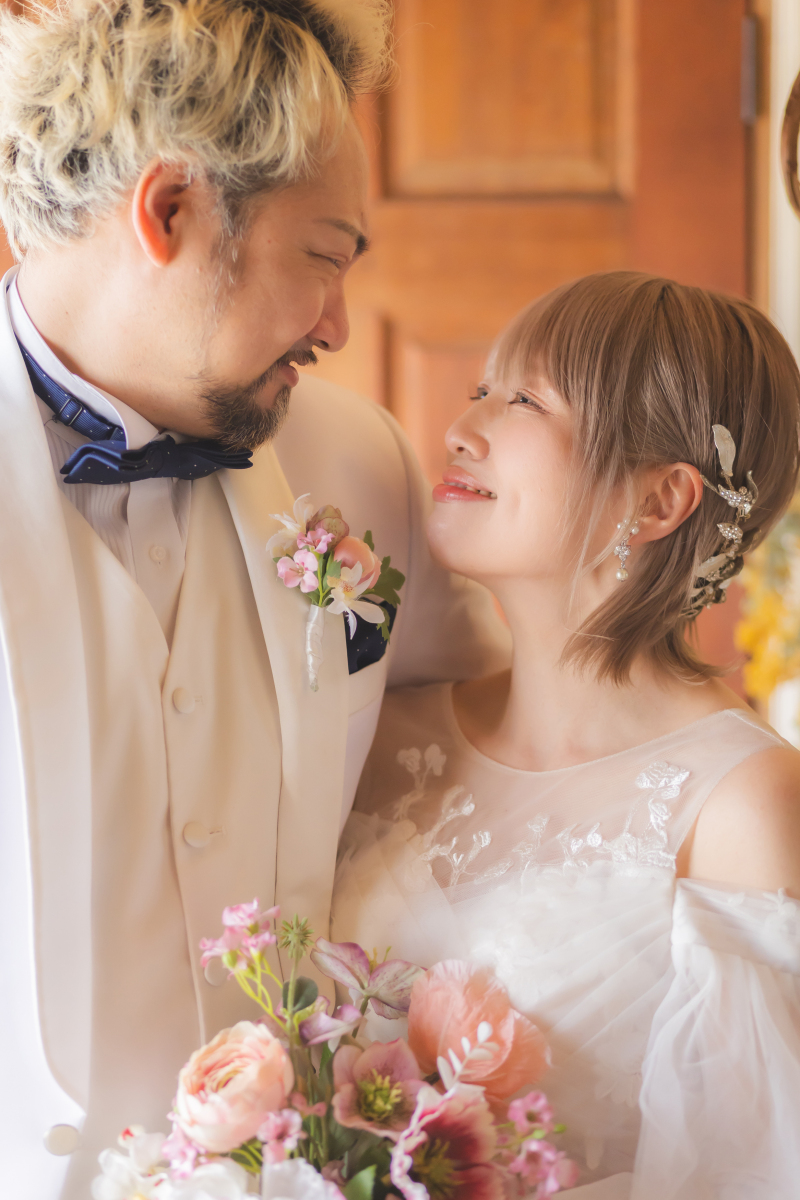 見つめ合う瞳に溢れる愛おしい一瞬