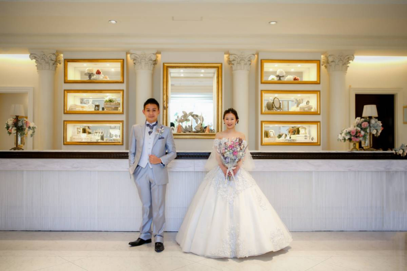 真っ白なドレスと