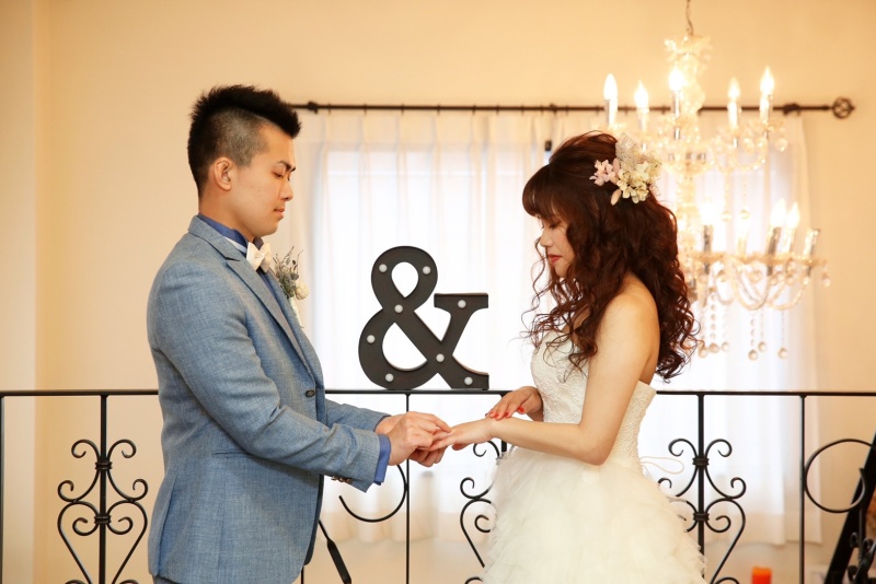 手をとって、、