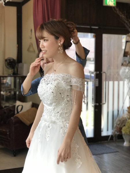 カウンセリング時にドレスフィッティング