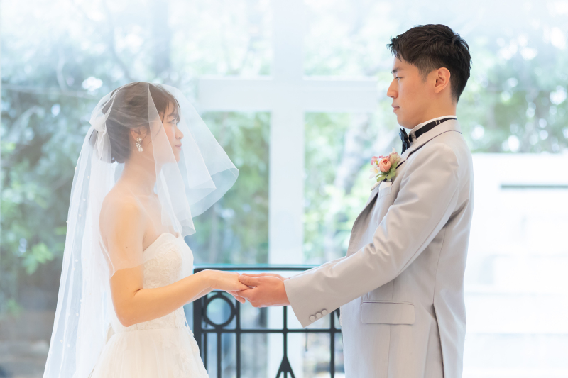 清らかな光の中で重ね合わせる約束の手