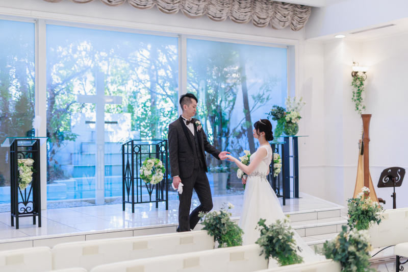 神聖なチャペルでフォトウェディング