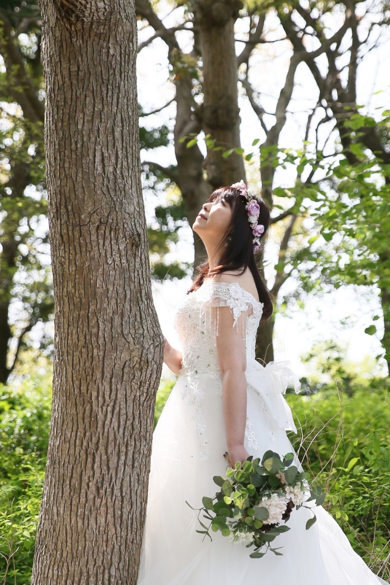 木漏れ日の下で