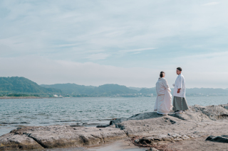 【早割３０％OFF】和装＆洋装／沖ノ島でロケーション撮影｜衣装のランクアップなし◎￥363,000&rarr;￥254,100