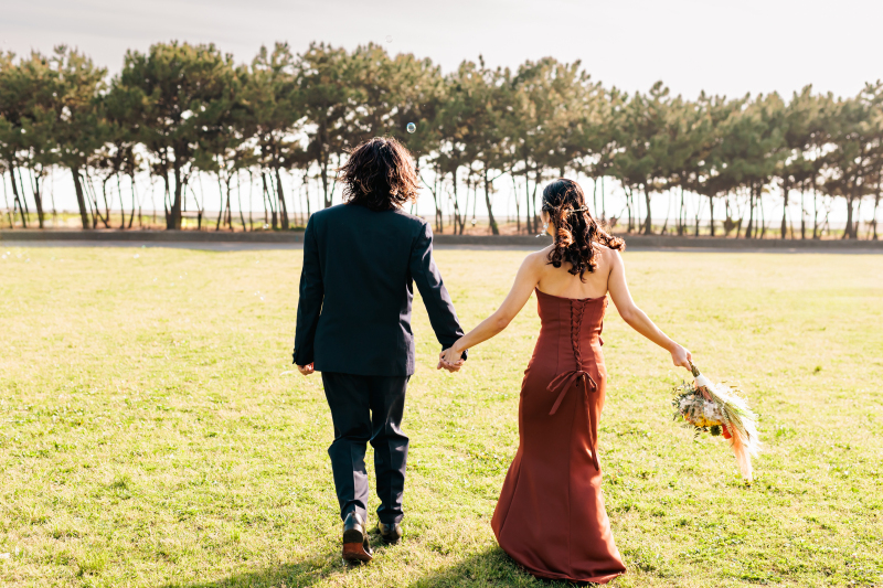 ふたりらしく!稲毛海岸で撮る私服ウエディングフォト