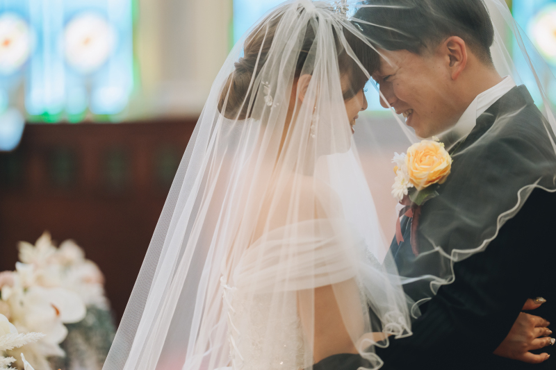 寄り添い合って