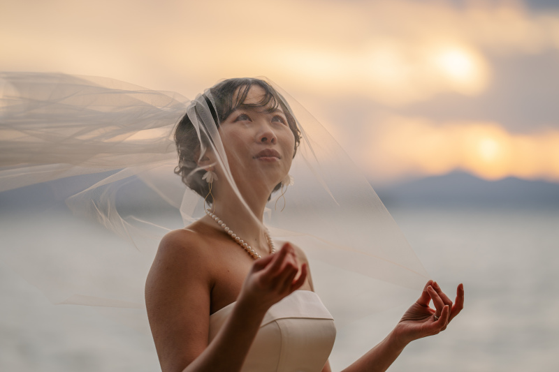 ベールに包まれて