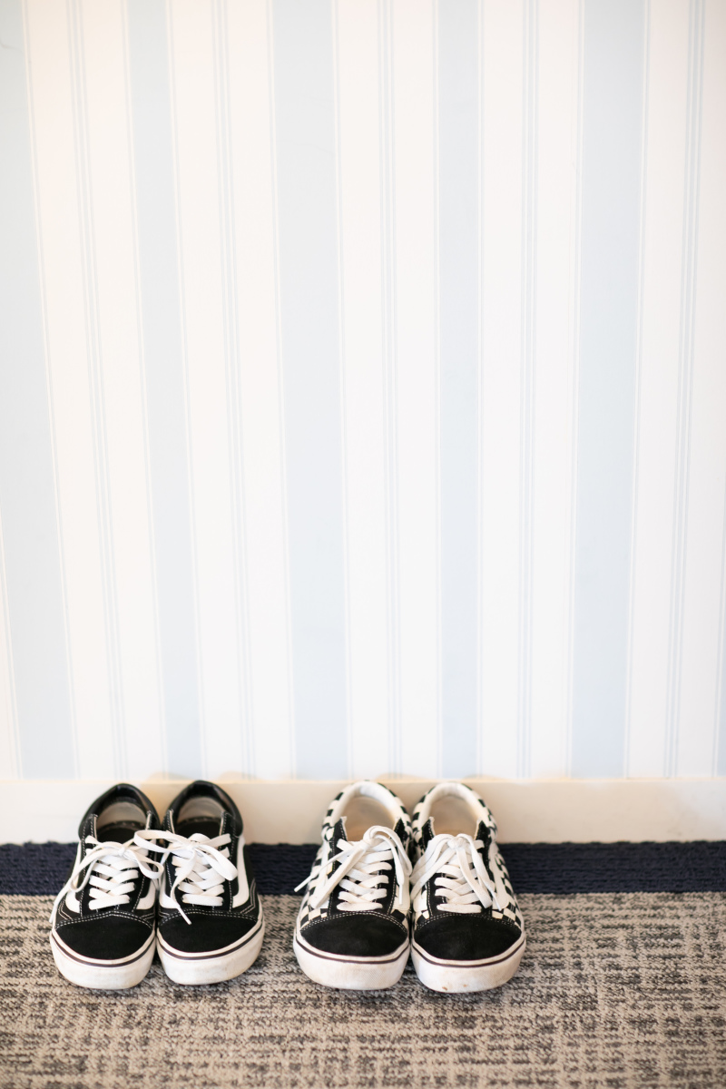 お2人仲良くお揃いのスニーカーで