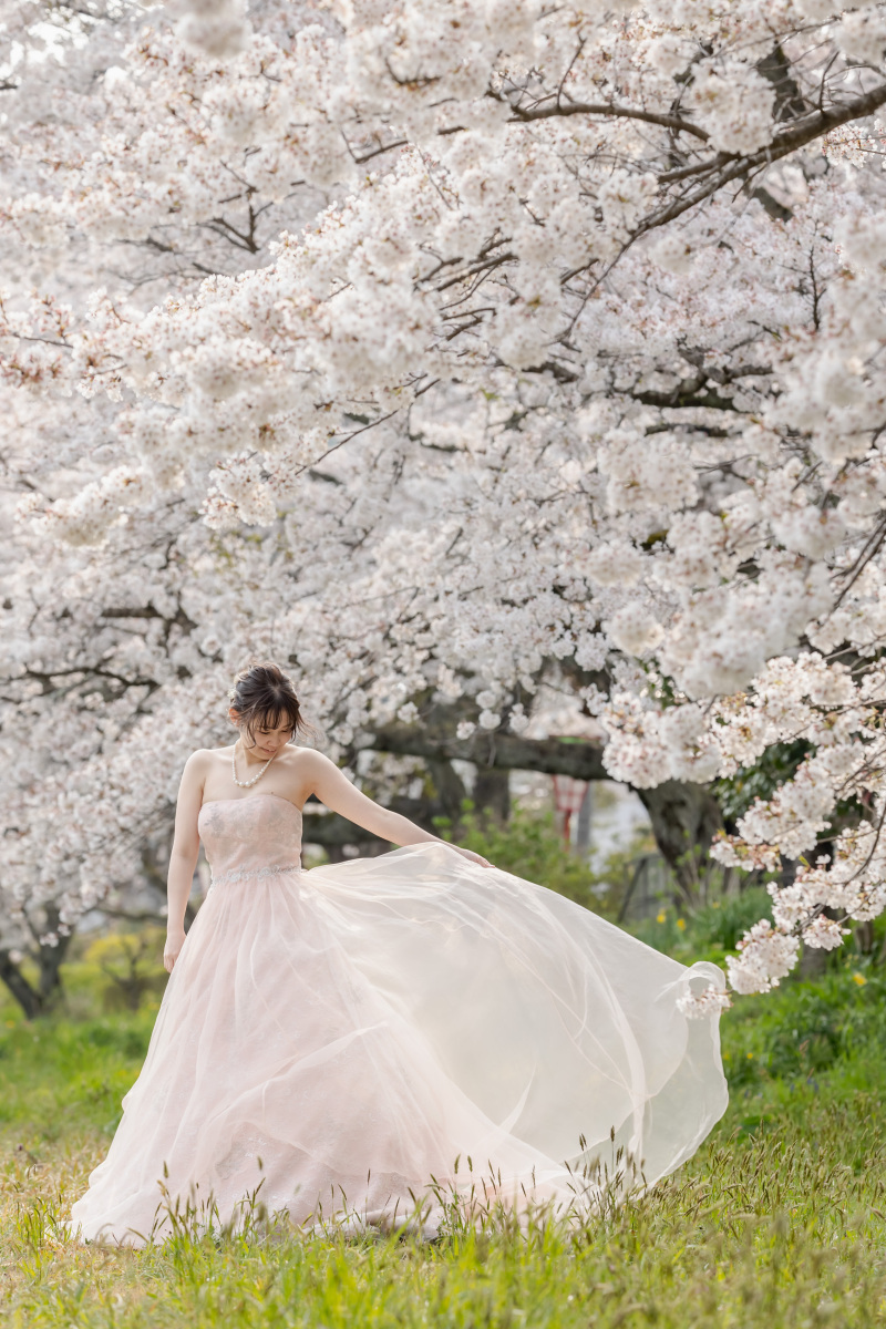 桜の色のドレス