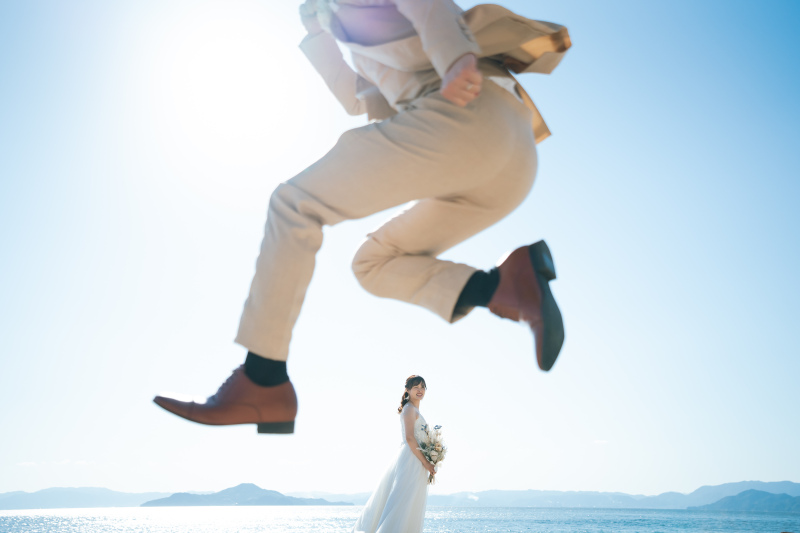 1993年愛媛県松山市生まれ。高校卒業後、就職した鍵師から転職し2015年よりフォトグラファーとして活動。広告撮影などを中心に活動後、2021年12月よりラヴィ・ファクトリーにて活動しております!