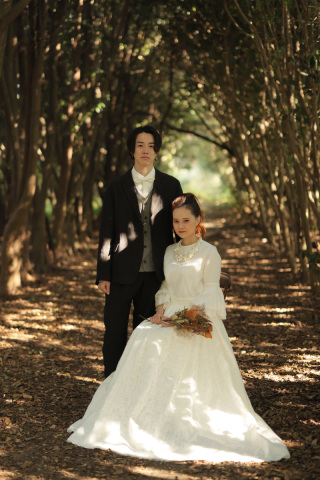 森のトンネルでノスタルジック撮影