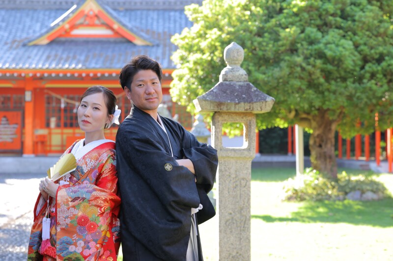 背中合わせ