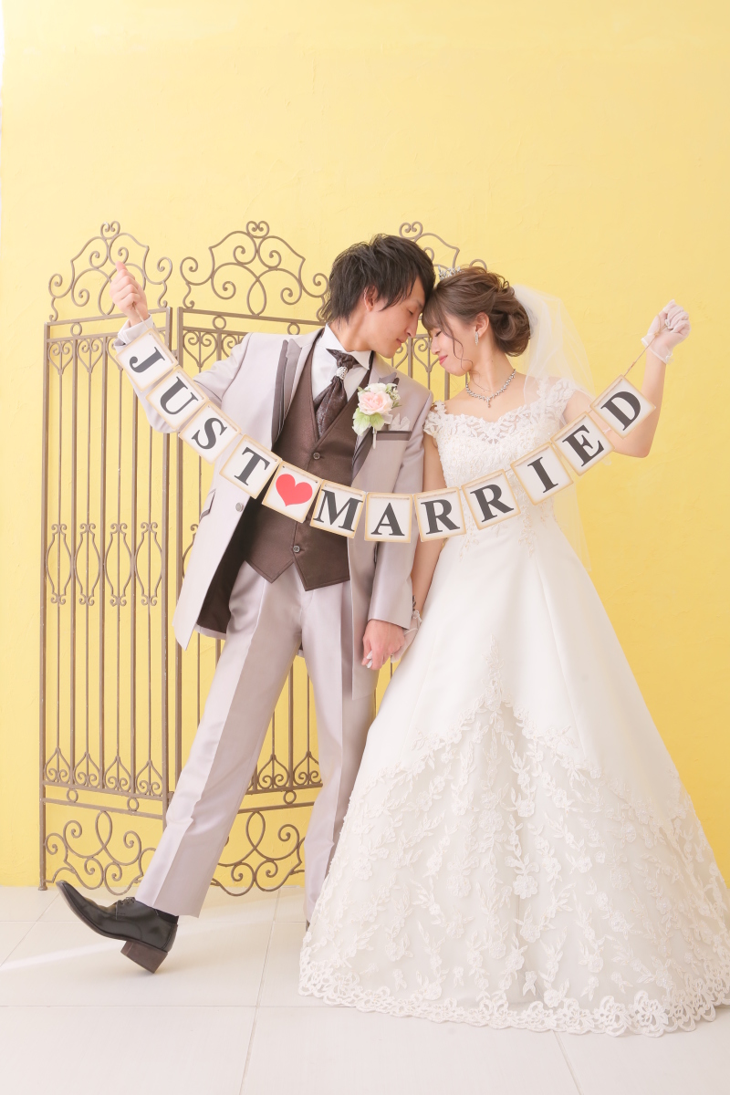 お婿様の右足に注目!