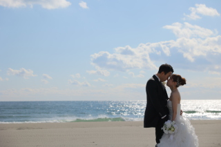 洋装 海ロケーション撮影