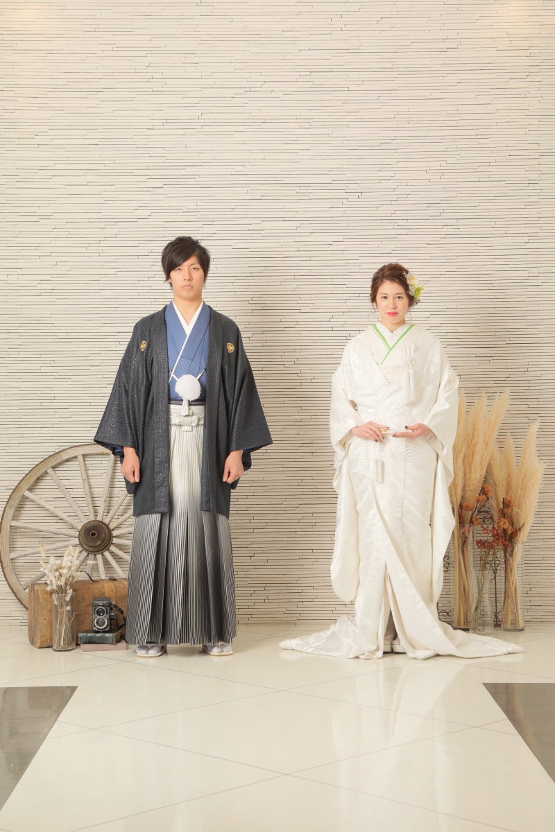 まずは真顔でしっかりと